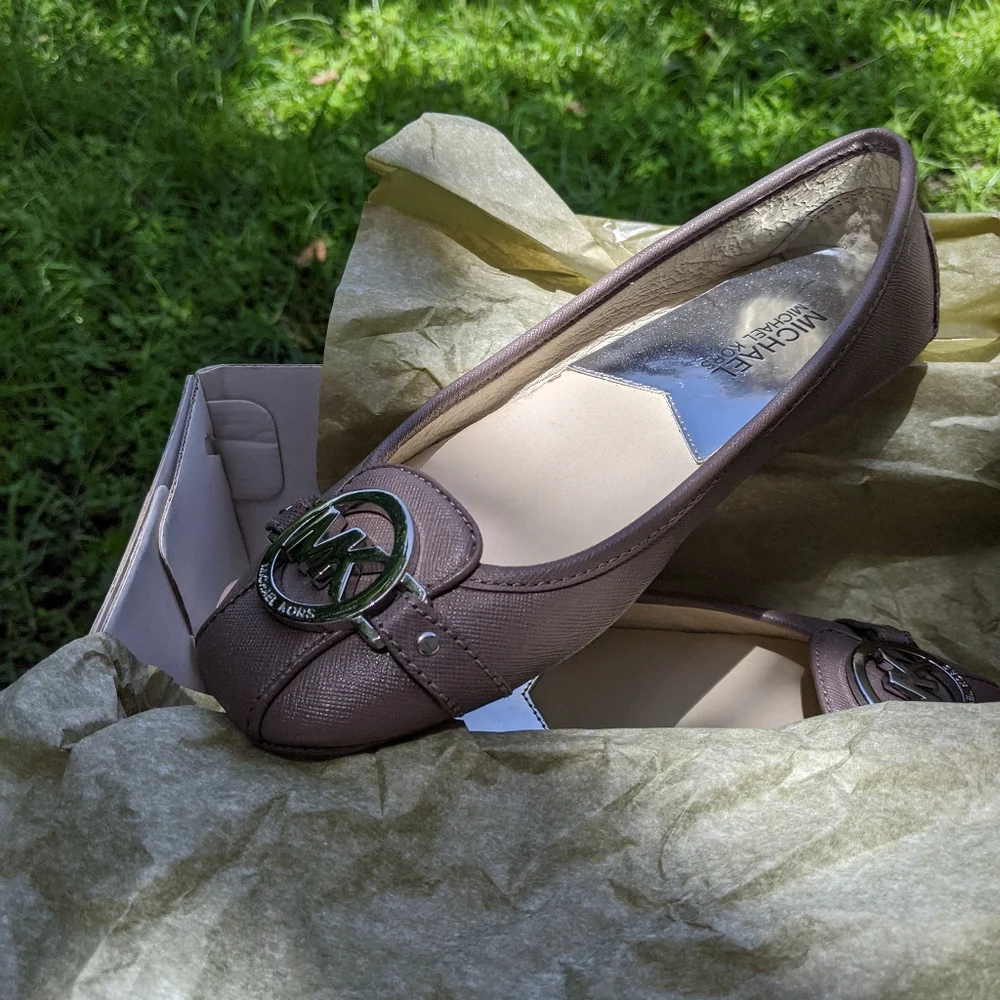 Michael Kors Lillie Mocs - Picture 6 of 8